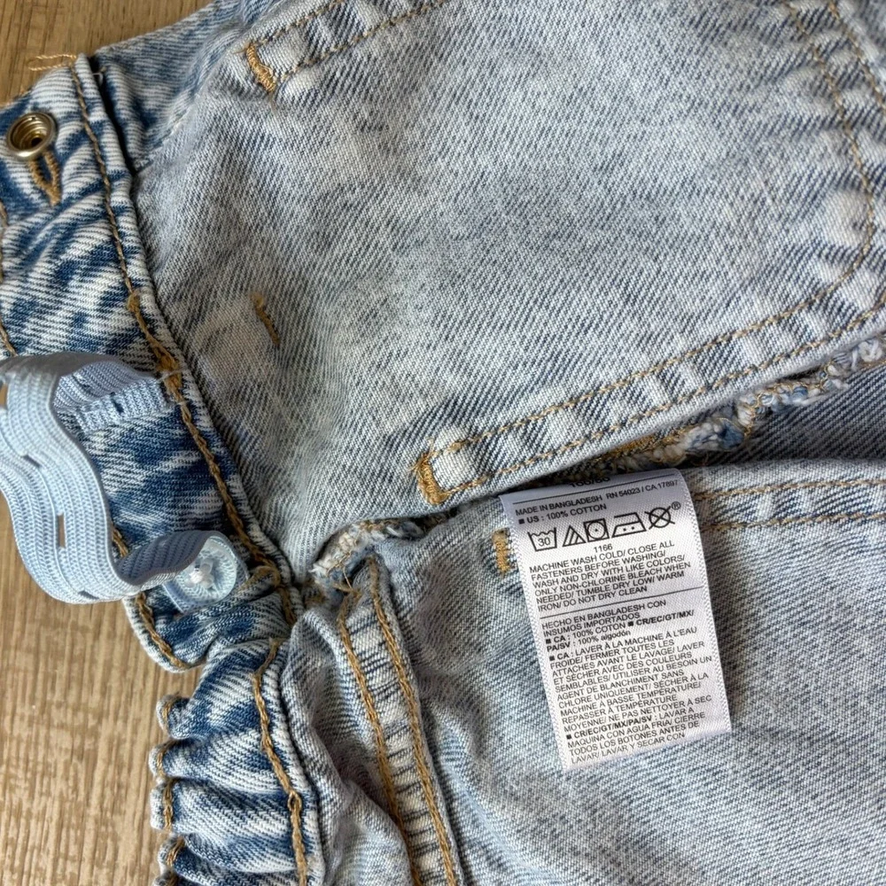 Old Navy Girl 3T Light Wash Denim Mini Skirt Multi Color Button Front Adjustable